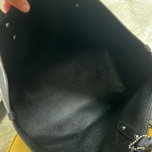 Reversible Coach bag - Picture 6 of 12